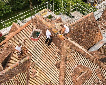 Oude bourgondische tegelpannen